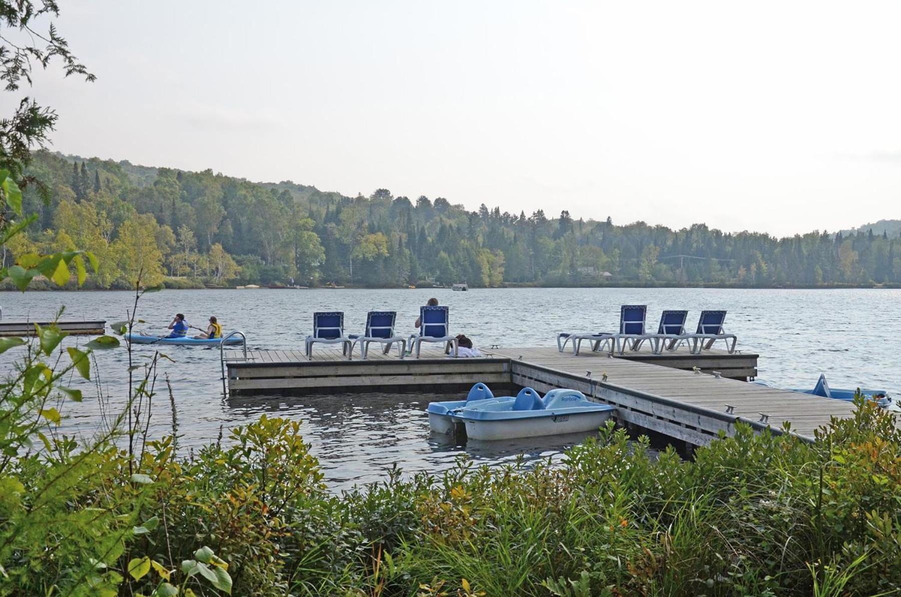 Lakefront Mountain View Remote Work - 1 Bd Suite Lac-Superieur Exteriör bild